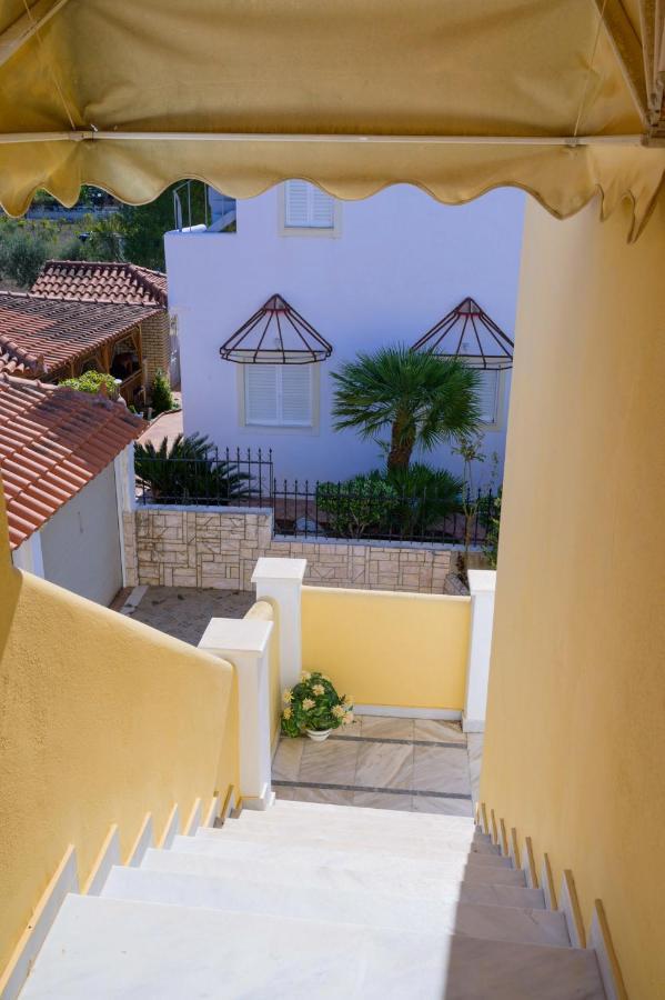 Paradise Palaia Fokaia *